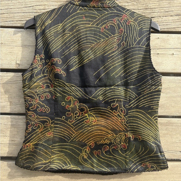 Vintage Asian Style fleece lined Black and Gold Patterned Vest - Picture 3 of 15